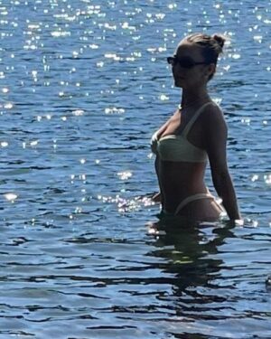 Sara Thompson Instagram - 10 photos of me in my summer slehhh