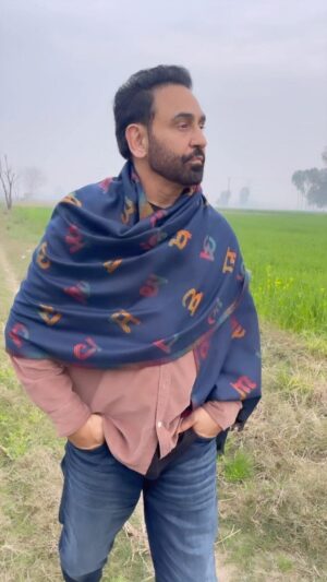 Sarabjit Cheema Instagram - ਮਾਂ ਬੋਲੀ ਦਿਵਸ ਦੀਆਂ ਆਪ ਸੱਭ ਨੂੰ ਬਹੁਤ ਵਧਾਈਆਂ🙏🏼
ਐਲਬਮ “ਭੰਗੜੇ ਦਾ ਕਿੰਗ” ਵਿਚੋਂ ਨਵਾਂ ਗੀਤ ਵੀ ਜ਼ਰੂਰ ਸੁਣਿਓ ਅੱਜ, 
ਮੌੜੀਂ ਮੋੜੀਂ ਓਏ ਜਵਾਨਾਂ ਓਹ ਪੰਜਾਬੀ ਤੁਰੀ ਜਾਂਦੀ ਆ 

@laddigill_ 

#MaaBoliDivas #SarbjitCheema #Punjab #Punjabi #MaaBoli #reels #reelsindia #punjabisongs