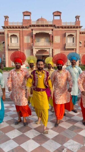 Sarabjit Cheema Instagram - Edhan Painda Bhangra - OUT NOW! 

@amanhayer1 @rangproductionsofficial 

#reels #reelsindia #punjabireels #punjabi #bhangra #sarbjitcheema #india #trending #viral