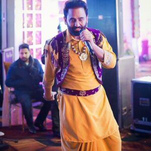 Sarabjit Cheema Instagram - Born to Perform #blessings 

Contact for Bookings: 9915117777 🇮🇳 
7788864003 🇨🇦

#livesinging #punjabi #bhangra #sarbjitcheema