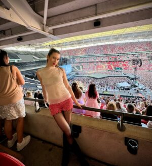 Sarah Close Instagram - released my new EP and saw taylor swift all in 24 hours i am deceased from joy