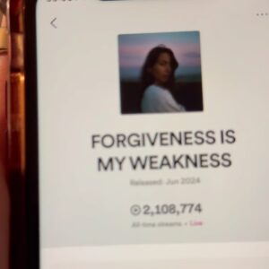 Sarah Close Instagram - released my new EP and saw taylor swift all in 24 hours i am deceased from joy
