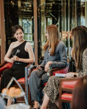 Sarah Lian Instagram - I was honored to be invited to speak on the recent “Women in Film” panel.  It means a lot to be part of an event that aims to empower and inspire the next generation of women to pursue their passions and follow their dreams. This one is extra special for me as I got to share the experience with my daughter and family in Malaysia. 
Thank you @soosheapin, @feith.london and @elemis_my for making all this possible ✨🎬#womensupportingwomen