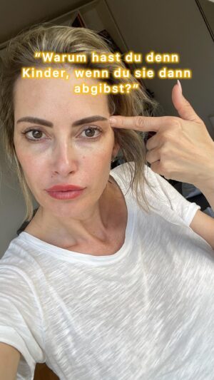 Sarah Valentina Winkhaus Instagram - “Warum hast du denn Kinder, wenn du sie dann abgibst?”

Diesen Satz kann ich nicht mehr hören! Und genau deswegen werde ich heute für die Kindertagespflege kämpfen! 🫶🏼

Habt ihr diesen Satz schon mal gehört? #ichwerdeeltern #eizellenstattgucci