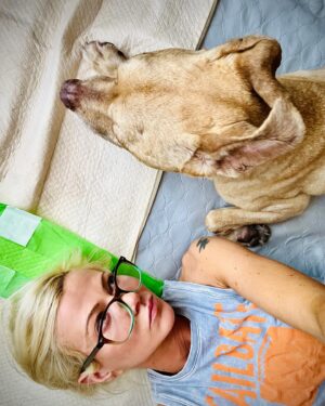 Sarma Melngailis Instagram - It’s happened. Time for this dreaded post about losing my best boy. 💔🐾 I put this news in a story but that’ll expire so this one’s for the record. He left his glorious furry container at 3am, morning of July 4th. The other two photos were taken less than 12 hours earlier. He wasn’t doing well but had perked up for the bison I’d cooked him (no one @ me, I cooked him whatever he would eat). I didn’t think his time would be so soon, until around midnight when I realized it may be his time. 

I wrote an essay (open to all) on my Patreon page, top link in my bio or I may put it again in a new story—about how it happened, how it was. Harrowing and yet also painfully beautiful in a cycle of life way. But mostly painful. 💔

When I made my prior post (to which so many have added condolences) I had no idea he was leaving so soon. 

I don’t have words yet for all of it. But am floored by the inflow of kind messages just from the story. At some point will get to reading them all. Forgive me if all I can do to reply is the heart emoji acknowledgement. 

I have to get used to my new identity. I haven’t wanted to leave my apartment because then it’s somehow more real. I am a person, just me… my pup has left. 

The paw photo was taken just before his body was finally taken away. 😭 

Leon, I have no words for how much I love you. 

It was my honor to be your momma. 

***

What to do about his @oneluckyrescuedog account? Maybe it’ll be a place for throwback photos, when I get to the place where I’m less sad and more, somehow, fulfilled that he had a good long life. 

Thank you to all who loved him. My good boy. 
🌈 <— reminds me I have a beautiful photo of him in front of a rainbow I never before posted because it looked so much like a photo I’d post to memorialize his passing over the rainbow bridge. Will find it and post when it feels right. 

I’m heartbroken but am okay. It was his time and I got to see him over that bridge. Just him and me. Just you and me, Leon. 💓🐾🙏🏻✨

Leon always had love for everyone.