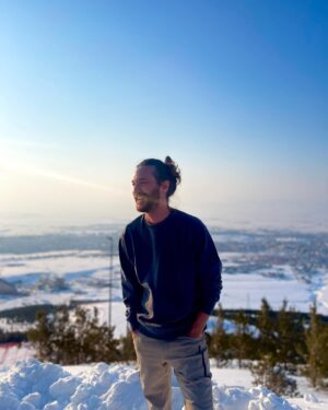Sarp Can Köroğlu Instagram - PED’in kdvsi %8 düşmemiş mi gerçekten, güldürmeyin allah aşkına 🤣🤣🤣🤣