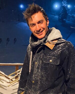 Sarp Can Köroğlu Instagram - Karşınızda 2020 model Sarp :) artık bir süre sakalsızım 😊 Fikirlerinizi alayım? #elelesnowyogaweekend