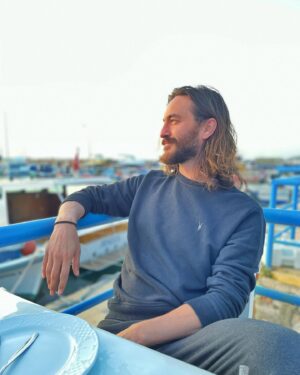 Sarp Can Köroğlu Instagram - First one or second one ? 📸: @begumben_  @kaptanbalikciflikkoy