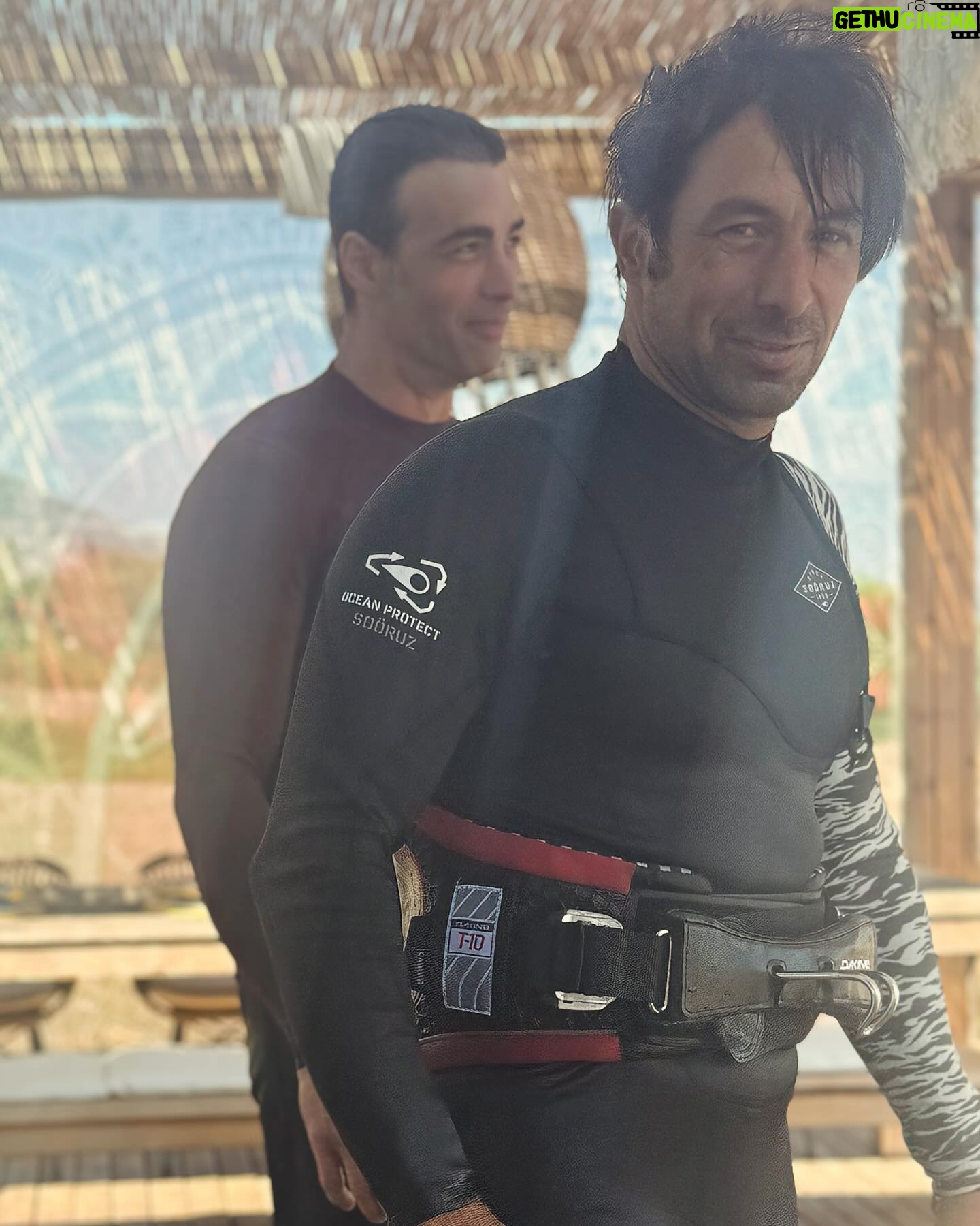 Sarp Levendoğlu - 10.6K Likes - Ele Minnet Edeceğime Sörfe Masraf Ederim😎 @berkyalgin @denizsipahii @sofasurfshop @gaastra_tabou_international