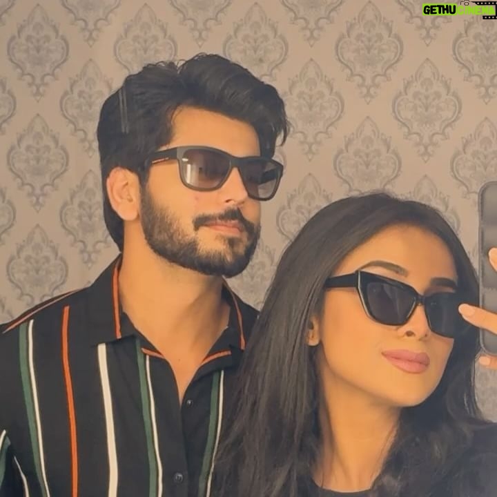 Sayali Salunkhe - 30.5K Likes - **Unexpected Friendship Alert! 🚨**

Met someone new, and who knew we’d hit it off like this? We’re two peas in a pod—both goofy, both idiots, and absolutely loving it. Never expected to find someone on the same crazy wavelength as me, but here we are, laughing at the dumbest things and just vibing together. Here’s to more stupid adventures and endless laughter! 

Cheers to the unexpected and all the fun that comes with it. 🍻
