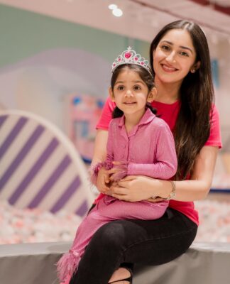 The Most Loved Instagram Photos of Sayyeshaa Saigal: Top 10