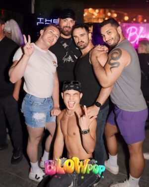 Scarlett Bobo Instagram - I Want Candy, I Want Candy… 🍭 

BlowPop Fridays - Only at The Wild 🍃

Brought to you by @itsscarlettbobo & @murrayswanbyla 

📸 - @therobflo