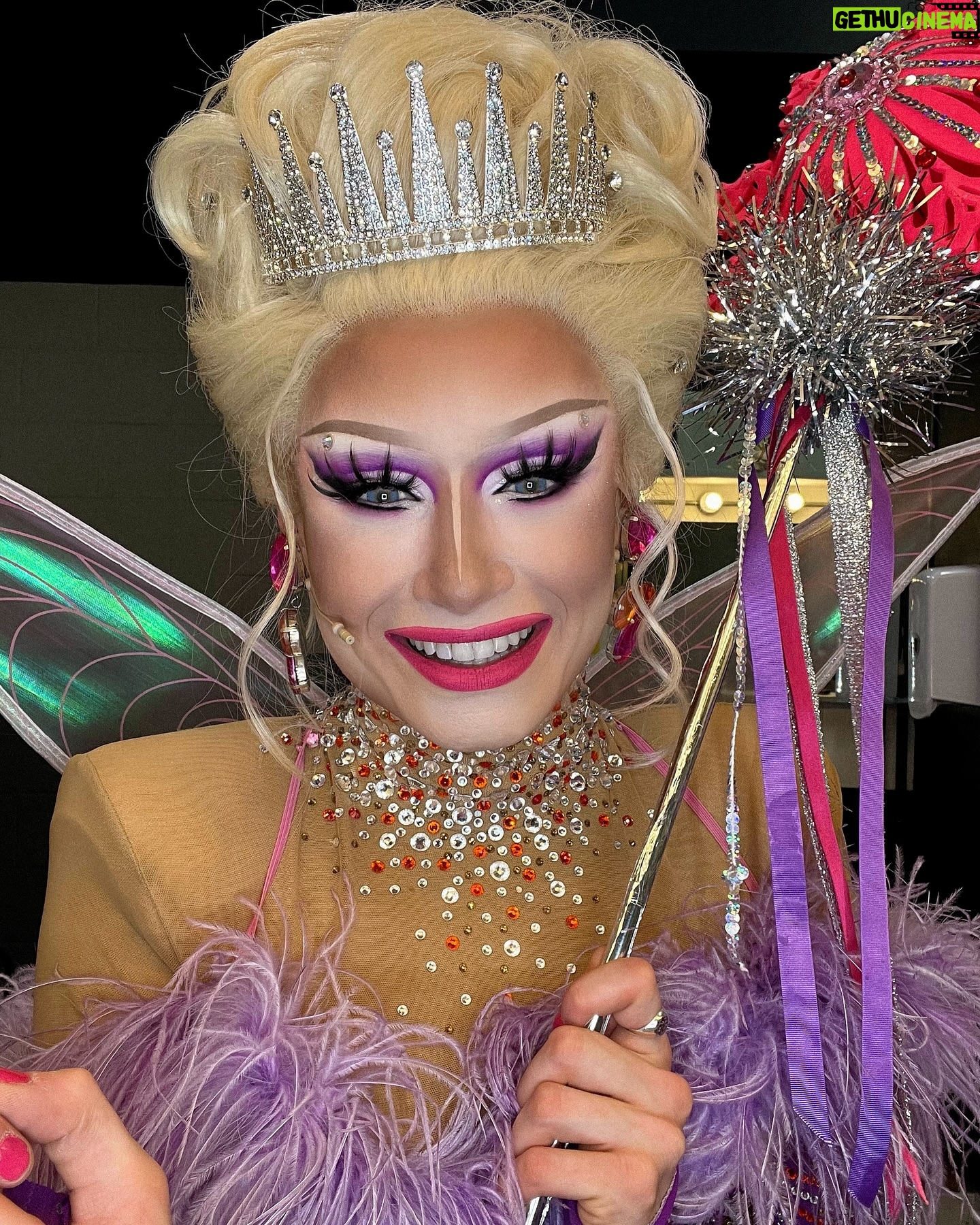 Scarlett Harlett - 3.7K Likes - So I’m nearly 2 weeks into playing FAIRY SPARKLE 🧚🏻♀️ in panto land and what a fun journey it’s been so far! 2 show days don’t half take it out of you, but it’s made that much easier by working with the loveliest people every day, and coming back home to Liverpool, a city I’ve grown to adore 💖
If you fancy popping up (or down!) to Runcorn to see me stretch my acting skills as a camp fairy 👀🤣 then link to tickets is in my bio 💜
@newpantomime @thebrindleytheatre