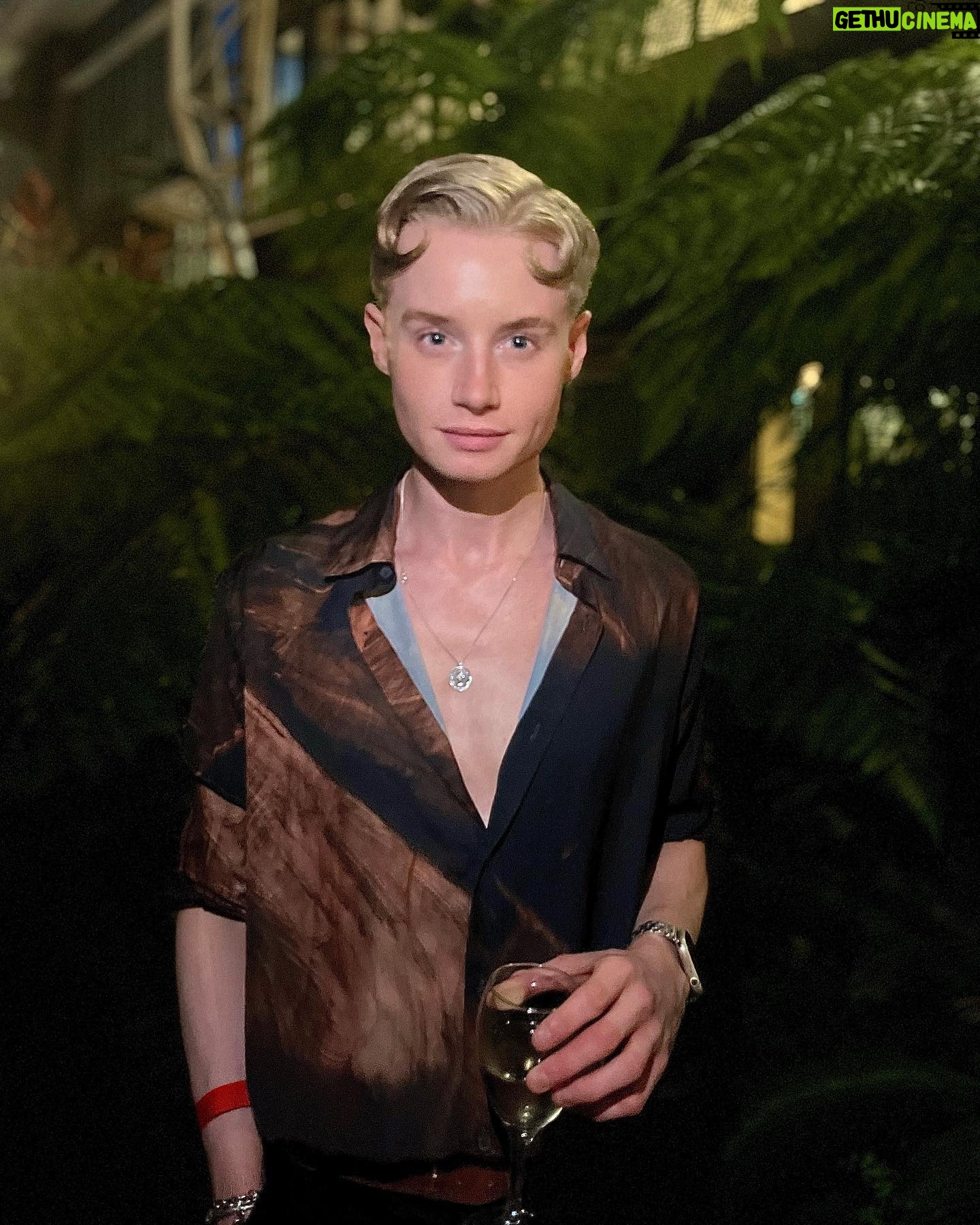 Scarlett Harlett - 2.6K Likes - it’s giving blurry overly sharpened portrait mode serial killer but make it fashion and you know what idec cause I’m here to tell you that if you love the theatre, a beautiful story and top tier production, you NEED to go and see @strangeloopldn
It was unlike any musical I’ve ever seen and I was truly blown away. Absolutely gripping, real and moving yet irreverent, unpredictable and hilarious as well. So glad I had the chance to see this production! @barbicancentre
Ps I love the look of pure concern and horror on @laytonwilliams’ face 🤣
#astrangeloop #barbican #theatre #musical #queer