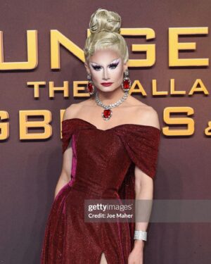 Scarlett Harlett Instagram - wow, two premieres in two days and how grateful I am to have been invited! I got to have my lil movie star moment at the red carpet for the new @thehungergames movie last night and it did not disappoint! So before you go and see the movie which I highly recommend I need you to see how pretty I felt 🥹♥️ @lionsgateuk #thehungergames @concordemedialondon

dress by the amazingly talented @dylanjoelstudio 🫶🏻