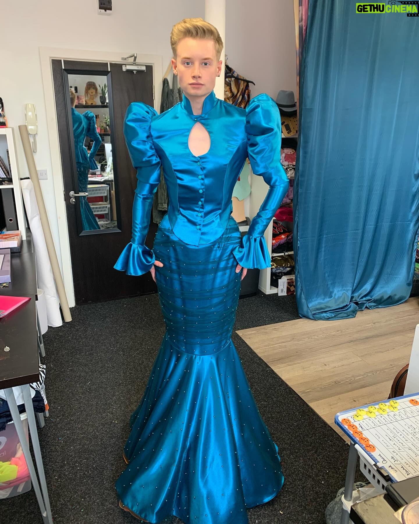 Scarlett Harlett - 7K Likes - thank you @dragraceukbbc for diverting my life into a direction I never thought it would take. I can’t even remember what my life was like before you changed it, nor who I was. 15 years of allowing queer people to thrive when they otherwise would never have been given the chance. I am eternally grateful. And thank you @rupaulofficial for making me an everlasting viral sensation with your chaotic laugh 🥰
#dragrace #dragraceuk #rupaul