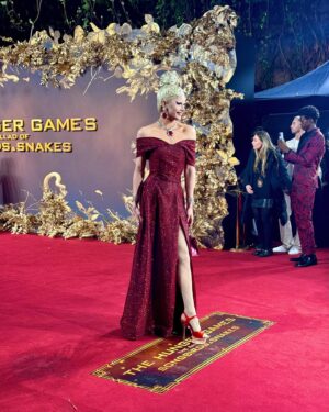 Scarlett Harlett Instagram - wow, two premieres in two days and how grateful I am to have been invited! I got to have my lil movie star moment at the red carpet for the new @thehungergames movie last night and it did not disappoint! So before you go and see the movie which I highly recommend I need you to see how pretty I felt 🥹♥️ @lionsgateuk #thehungergames @concordemedialondon

dress by the amazingly talented @dylanjoelstudio 🫶🏻