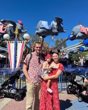 Scarlett Hefner Instagram - Betsy’s first trip to Disneyland. We had the best time 🧚