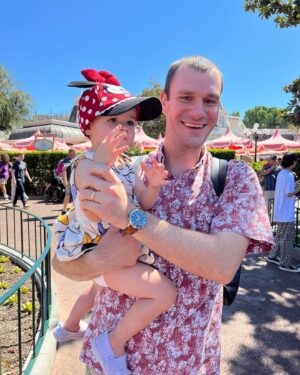 Scarlett Hefner Instagram - Betsy’s first trip to Disneyland. We had the best time 🧚