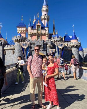 Scarlett Hefner Instagram - Betsy’s first trip to Disneyland. We had the best time 🧚