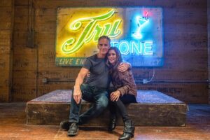 Scott Bakula Instagram - ‪Look who’s back...‬
‪Tune in to tonight’s explosive season finale of @ncisnola on @cbstv ‬
#PaigeTurco #NewEpisode #SundayNight #SeasonFinale #alonetogether
