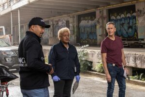 Scott Bakula Instagram - Hope everyone is staying home to watch the newest episode of @ncisnola on @cbstv tonight.
#sundaynight #newepisode #ncis #ncisneworleans #cbs #inthistogether #stayhome @jdspr @jaydschwartz @cchpounder @charlesdavis2020