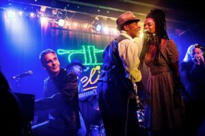 Scott Bakula Instagram - My favorite day of the week! We have a great episode tonight folks. I'm back tickling the ivories @NCISNewOrleans @CBS @JDS_PR #NCISNOLA @jaydschwartz