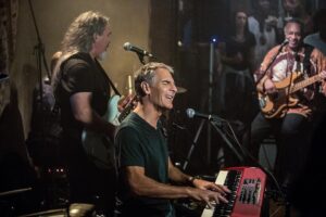 Scott Bakula Instagram - ‪🎶Welcome back! Here is to a great premiere 🎶 tonight on @CBS @NCISNewOrleans @JDS_PR @jaydschwartz #NCISNOLA ‬