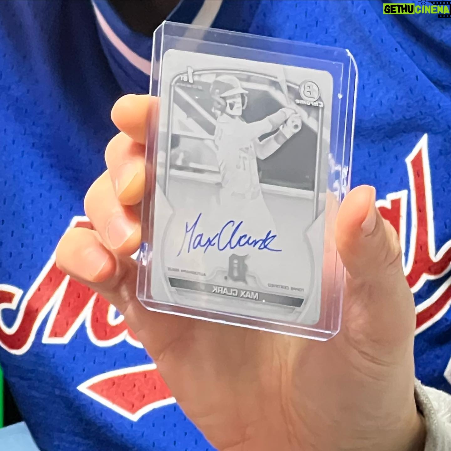 Scott Rogowsky - 261 Likes - WHO’S GOT THE HOTTEST HANDS IN THE HOBBY???? 🙋♂️ Had a ball rippin Bowman Draft on release day / #BradyDay with the @filthbombbreaks boys at their world-class headquarters in Strong Island. Sat in for a guest spot on their epic 100 case break and may or may not have hit the card of the day, 1/1 printing plate auto of studly @maxxclarkk 💅 Then cracked a box of my personal favorite @topps Archives and hit a Chipper auto /50 in the very first pack 🔥 Can’t go wrong with these Filthy guys! #thehobby