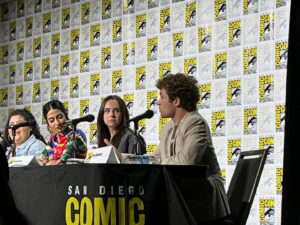Sean Giambrone Instagram - It was awesome seeing everyone for the JWCT Panel. Really proud of this show and cool to see the support. This season gets really good. Can’t wait for you to see it all October 17! #jurassicworldchaostheory #netflix @dreamworkstv @netflix @jurassicworld_chaostheory #jurassicworld