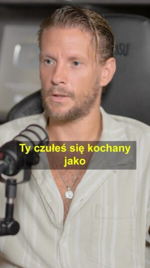 Sebastian Fabijański Instagram - Spróbujcie ocenić tę rozmowę zapominając o wszystkich nagłówkach czy aferach dookoła Sebastiana. Dajcie się zabrać w podróż po jego życiu, gdzie jadąc przez autostradę, zboczyliście na chwilę z drogi. Chwilę, która trwała 7 lat, bo tyle szukaliście powrotu do właściwego miejsca. Są tam zakręty, przyśpieszenia, przerwy i lęk przed tym, że nigdy nie wrócisz do miejsca w którym zaczęła się ta podróż. 

Zapnijcie pasy.