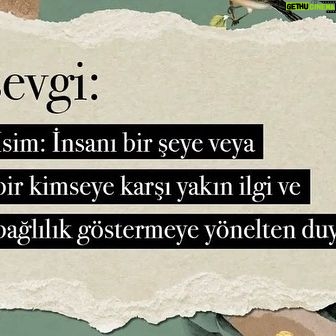 Şebnem Sönmez - 714 Likes - Sevgili arkadaşlar;
Canımız cız ediyor hala, yanığı uzun sürecek biliyoruz.
Bir Terennüm oyunumuzu büyük kayıplarımızı yaşarken dura kalka, düşe kalka çıkardık.
Bize büyük dersler verdi sürecimiz.
Bildiklerimizi tarttık, bazılarını attık, bazılarını aldık, başka gözlere akıl danıştık, sözünü esirgemeyen herkesi dinledik, sözümüzü özünden güçlendiren her ana şükran duyduk.
İnsanların ortasında konuşmaya hep çekindim, utangaç biriyim.
Yarı gölgeden fısıldamak bana hep daha yakın gelir, rahat ederim.
Minnet duyarak teşekkür edeceğim insanları size buradan sunmak isterim.
@ipekturktan olmasaydı @orchestratheatre kuramazdım 🙏
@iskit_tolga cevheri kendi olan bir oyuncu 🤍
@gulhankadim zarafetli, incelikli, keskin aklını derin gönlüne eş edebilen bir rejisör 🤍
@firuzengin gizil gücü kendi olabilen, her zaman çalışmak isteyeceğim bir yazar 🤍
@ilaydasaran cemre gibi düşen, cemre düşüren bir sahne tasarımcısı 🤍
@sagir_ismail ışığını hiçbirimizin üstünden almasın 🤍
@burcakcollu besteleri terennümümüzün incecik derinliği 🤍
@bukeaksehirli sana ne desem az, ne desem yetmez, ya olmasaydın!
@orchestracontent böyle bir dönemde şövalyeliğe soyunan, müthiş desteğimiz 🤍
Yapamadıklarımız için suçluluk duymayalım ne olur!
Yapabildiklerimiz bizi birbirimize bağlayacak 🤍
Sevgi ile terennüm olsun köprümüz 🤍