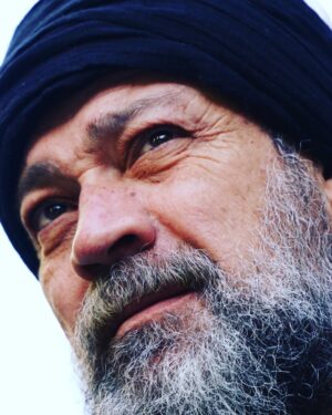 Seda Yıldız Instagram - Eğer kendini başkalarıyla kıyaslar durursan , ya mutsuz olursun, ya da kendini beyenmiş olursun.Çünkü her zaman senden daha iyi ya da daha kötü durumda birileri olacaktır....(Şeyh Edabalı)