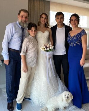 Seda Yıldız Instagram - Bir babanın en mutlu günü.. canım evlatlarım çok mutlu olun , sağlıkla huzurla çok güzel bir ömrünüz olsun, sizi çok seviyorum ❤️❤️❤️