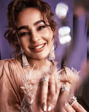 Seerat Kapoor Instagram - The most stylish thing you can wear is, confidence 💖

For @filmfare ✨ 
#69thsobhafilmfareawardssouth2024 

Wearing: @issadesignerstudio 
Styled by: @officialanahita
Makeup: @makeupbykamaljeet 
Hair: @mold_by_akhil 
Clutch: @accessoriesbyanandita 
Style team: @pranathivarma.k 
Pic: @saikrishna.gunti 
Video: @amarnath_ranjol