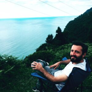 Sefa Tantoğlu Instagram - Sırtını yeşile dayayıp maviliklere dalmak candır... #kazdağları ‘na ve nöbet tutanlara selam olsun. 
#karadeniz #hopa #kemalpaşa