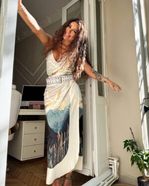 Selen Görgüzel Instagram - 🤍

Mayo&Pareo yada etek&büstiyer olarak en sevdiğim 

@ericadonnaofficial #teklam değil #tavsiye