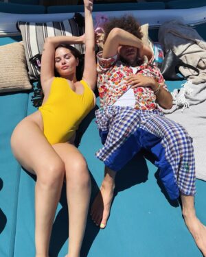 Selena Gomez Instagram - Thank you for sharing your life with me today and everyday 🙂