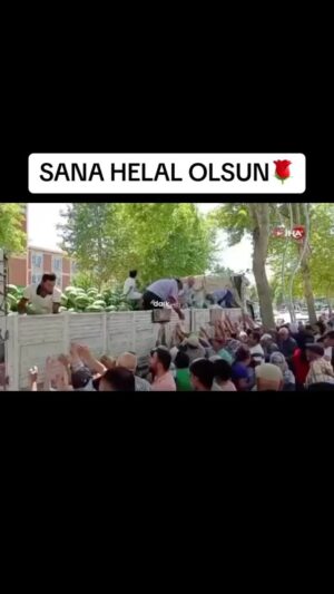 Selim Gülgören Instagram - Bu video’ları örnek teşkil etmesi için yayınlıyorum🌹 İyi insanlar iyi ki varlar #Allah sizden razı olsun🤲🌺
Çiftçinin hakkı hiç bir zaman ödenmez #çiftçiyetamdestek 
.
.
.
#selimgülgören #şarkıcı #oyuncu #instagram #instareels #iyiinsanlar #ürünleriçöpeatma #çiftçiyesahipçık #çiftçininhakkınıver #iyikivarsınız