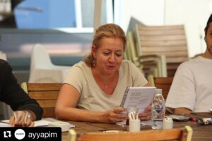 Sema Ergenekon Instagram - #Repost @ayyapim with @make_repost
・・・
Yargı I Pınar Deniz ve Kaan Urgancıoğlu’nun başrollerini paylaştığı, Ali Bilgin’in yönetmenliğini üstlendiği, Sema Ergenekon’un senaryosunu yazdığı ‘Yargı’ dizisinin hazırlıkları tüm hızıyla devam ediyor. Bir cinayet vakasıyla yolları kesişen bir avukat ve bir savcının etkileyici hikayesinin anlatılacağı dizinin oyuncuları sete çıkmadan önce okuma provası için bir araya geldi.
@yargidizi yakında @kanald’de! #ayyapim #yargı @yargidizi
