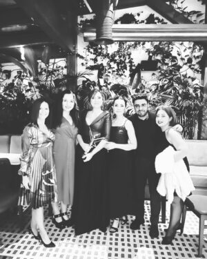 Sema Ergenekon Instagram - Benimkiler❤️ @devrimce @bhrkybhr @banu_tekcan @atikcemilo @asilkefeli 🙏🏻 @fidansimsek_ güzel elbisemin mimarı.
