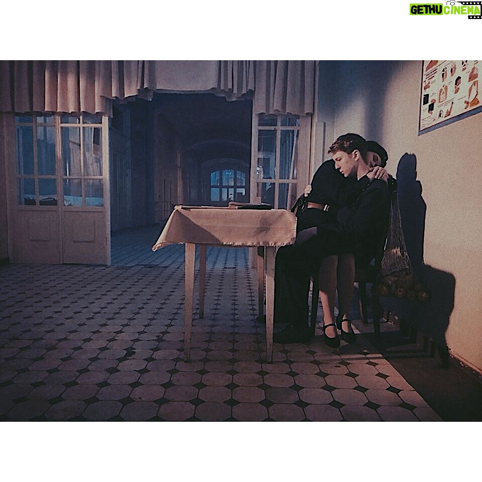 Semyon Treskunov - 11.2K Likes - вечером на лавочке парочка сидит
#зеленыйфургонсовсемдругаяистория