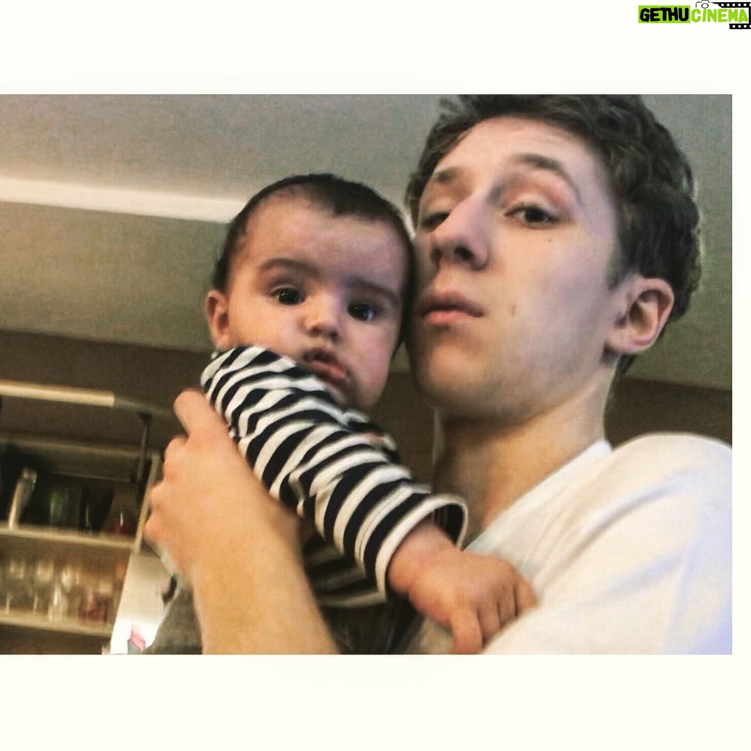 Semyon Treskunov - 19.6K Likes - Brother Louie, Louie, Louie
Oh, she's only looking to me