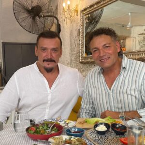 Şenol İpek Instagram - KIYMETLİ ABİM @vahekilicarslan  TELEVİZYON DÜNYASIN  YILLARDIR REYTİNG REKORTMENİ  VE GÖNÜLLERİN DOSTU HOŞ GELDİN SEFALAR GETİRDİN