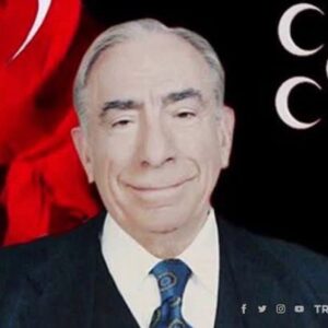 Şenol İpek Instagram - Hepiniz birer Türk Bayrağı'sınız. Bayrağı lekelemeyin, kirletmeyin yere düşürmeyin. Rahmetle anıyoruz @alparslanturkesofficial @basbugturkes_tr  @milliyetcihareketpartisi 🇹🇷🇹🇷🇹🇷🇹🇷