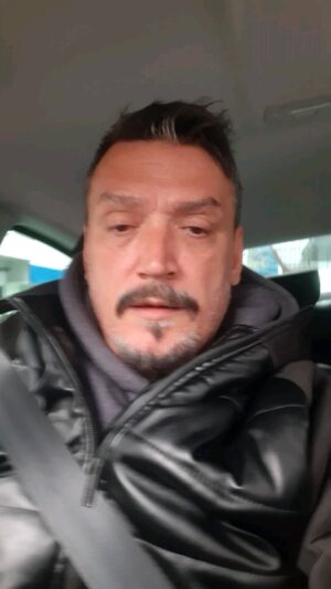 Şenol İpek Instagram - Bırakın artık  birbirinizi  eleştirmeyi  dostlar bizi birleştiren acıyı dahi görmeyip yanlış yorumlar yapmayın ,süreç  zor ancak elele atlatabliriz