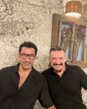 Şenol İpek Instagram - ESKİ AMA ESKİMEYEN DOST ADAM … 
KENAN İMİRZALIOĞLU  HOŞ GELDİN