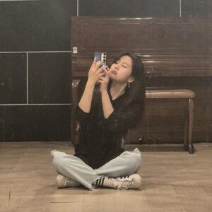 Seo Hye-won Instagram - 🕶