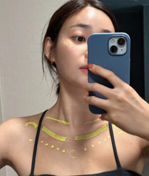 Seo Yu-na Instagram - _ 몸과 마음 , 사랑과의 연결 ♾️🌿✨
 #wanderlustfestival 🤎