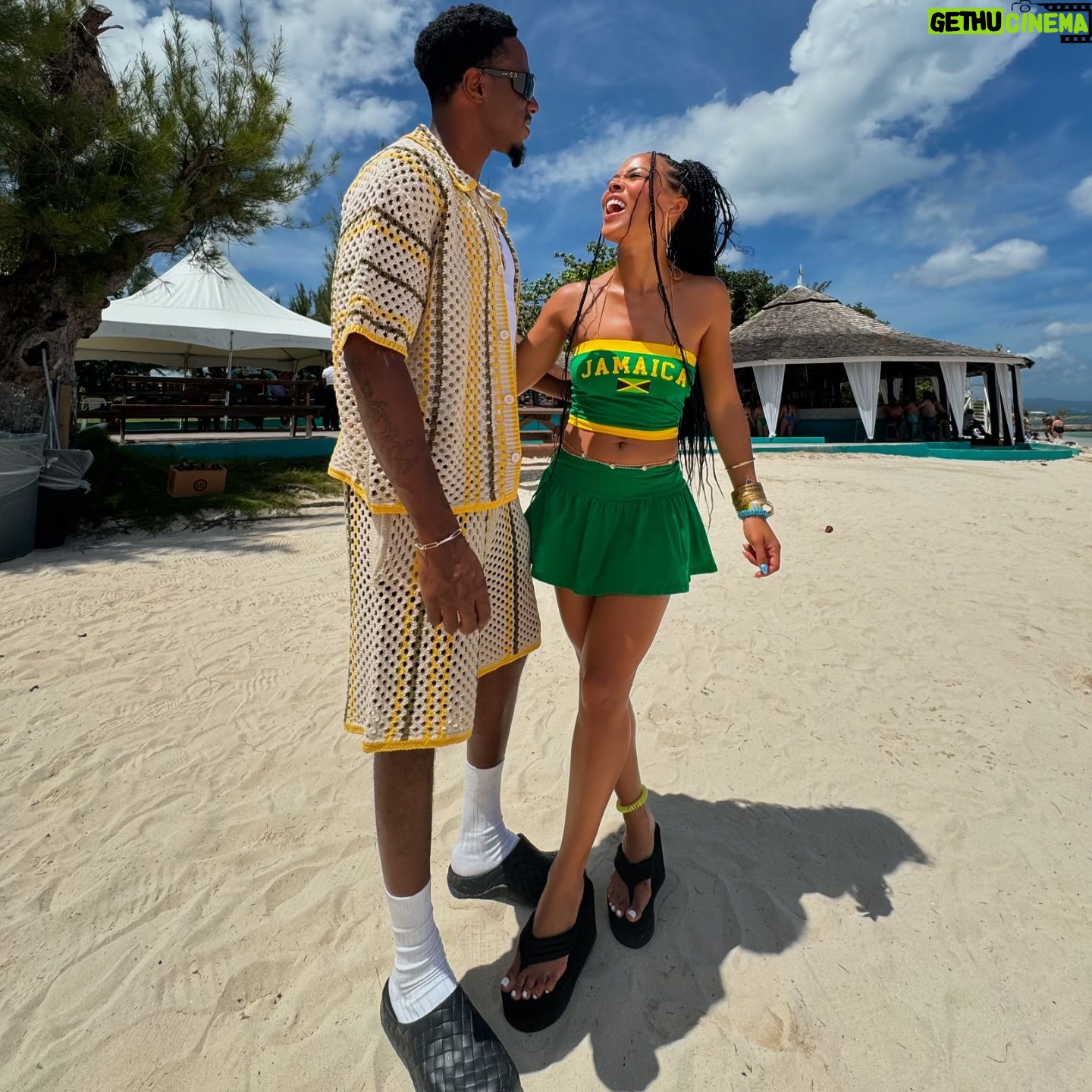 Serayah - 195.1K Likes - šÆš²ššÆš²šāØ